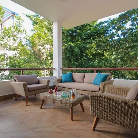 Fantastic Condo With Balcony, High Speed Internet, Pool Facilities In Akumal